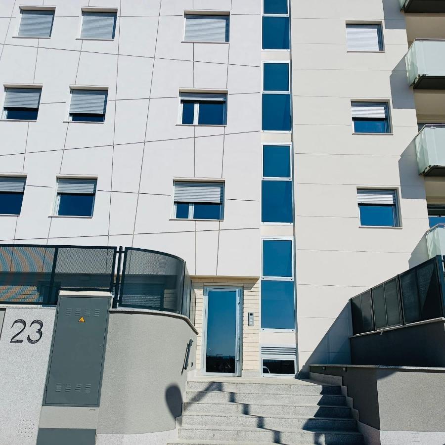 Precioso Piso Monzon Terraza, Parking,Piscina,Zona De Juegos Apartment Bagian luar foto